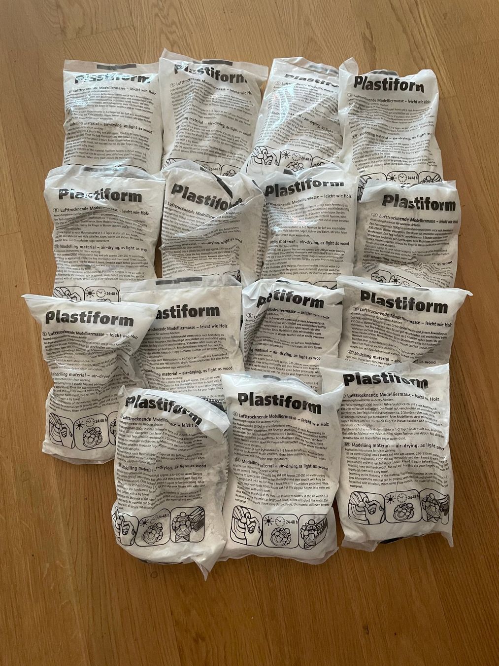 Modelliermasse: Plastiform Modeliermasse – Neu und originalverpackt aus Ebikon von Blueairoplane