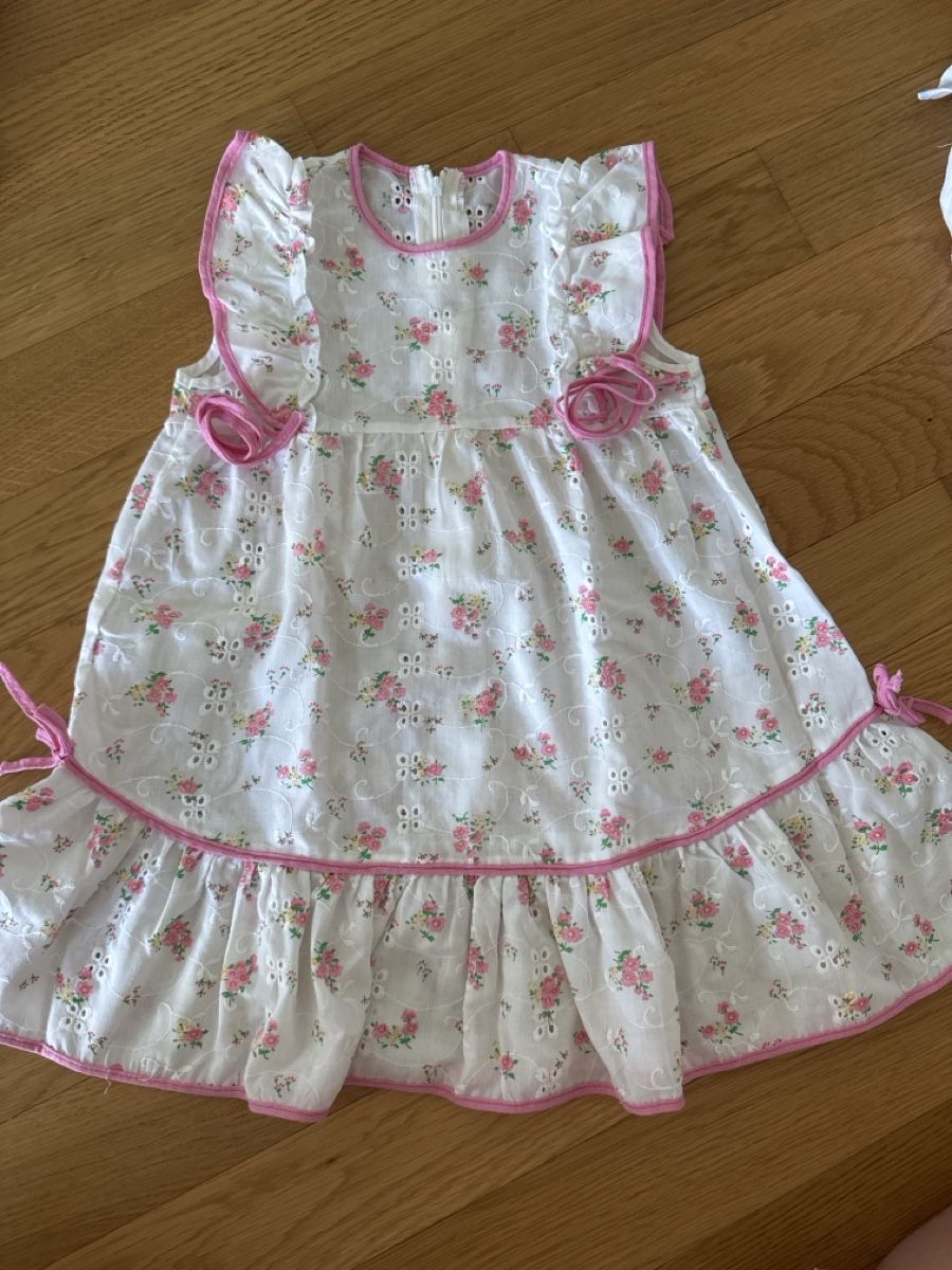 Vestiti & Gonne: Kleid Blumenmuster Weiss Grösse 92 – Usato da Dielsdorf venduto da nad_r69c