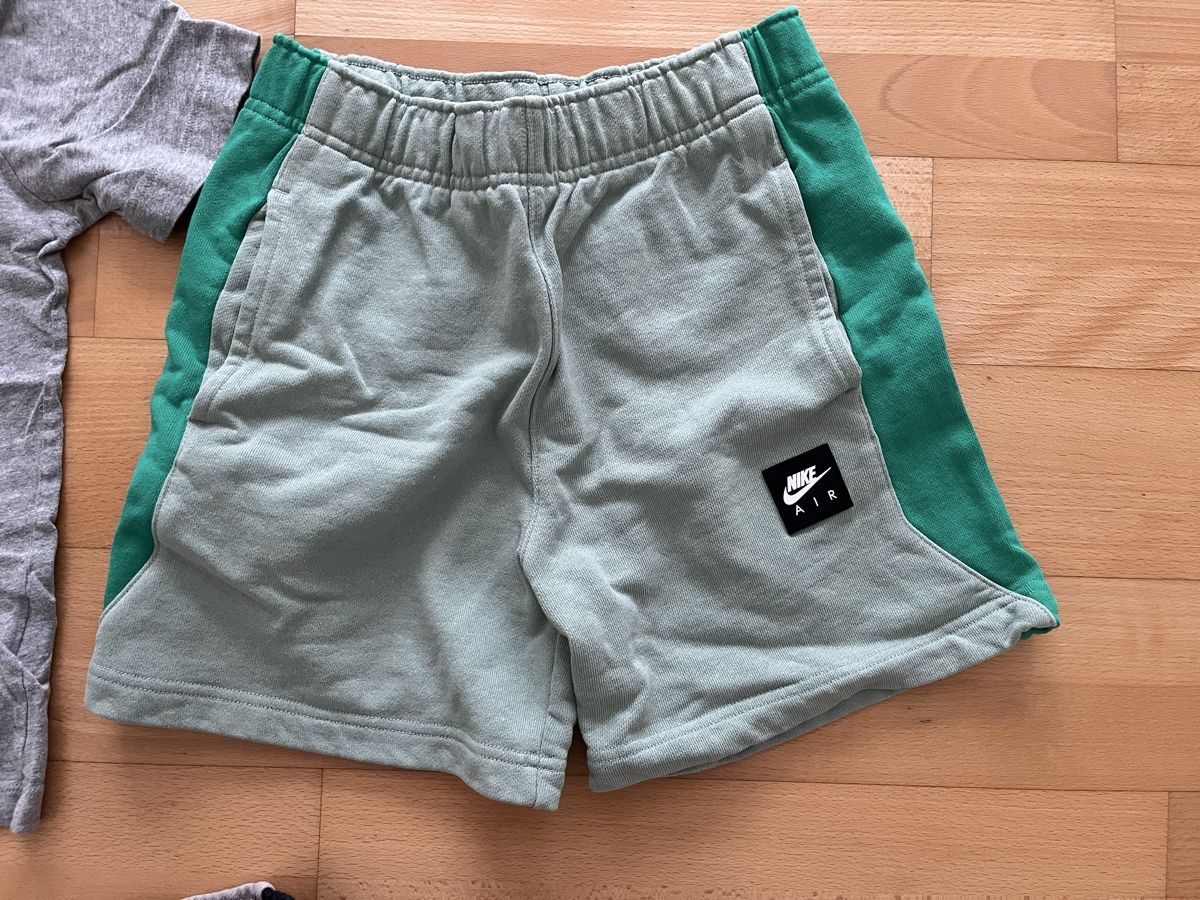 Nike Kleiderpakete & -sets: Nike Kleider-Set – Gebraucht aus Bülach von coco4321 2