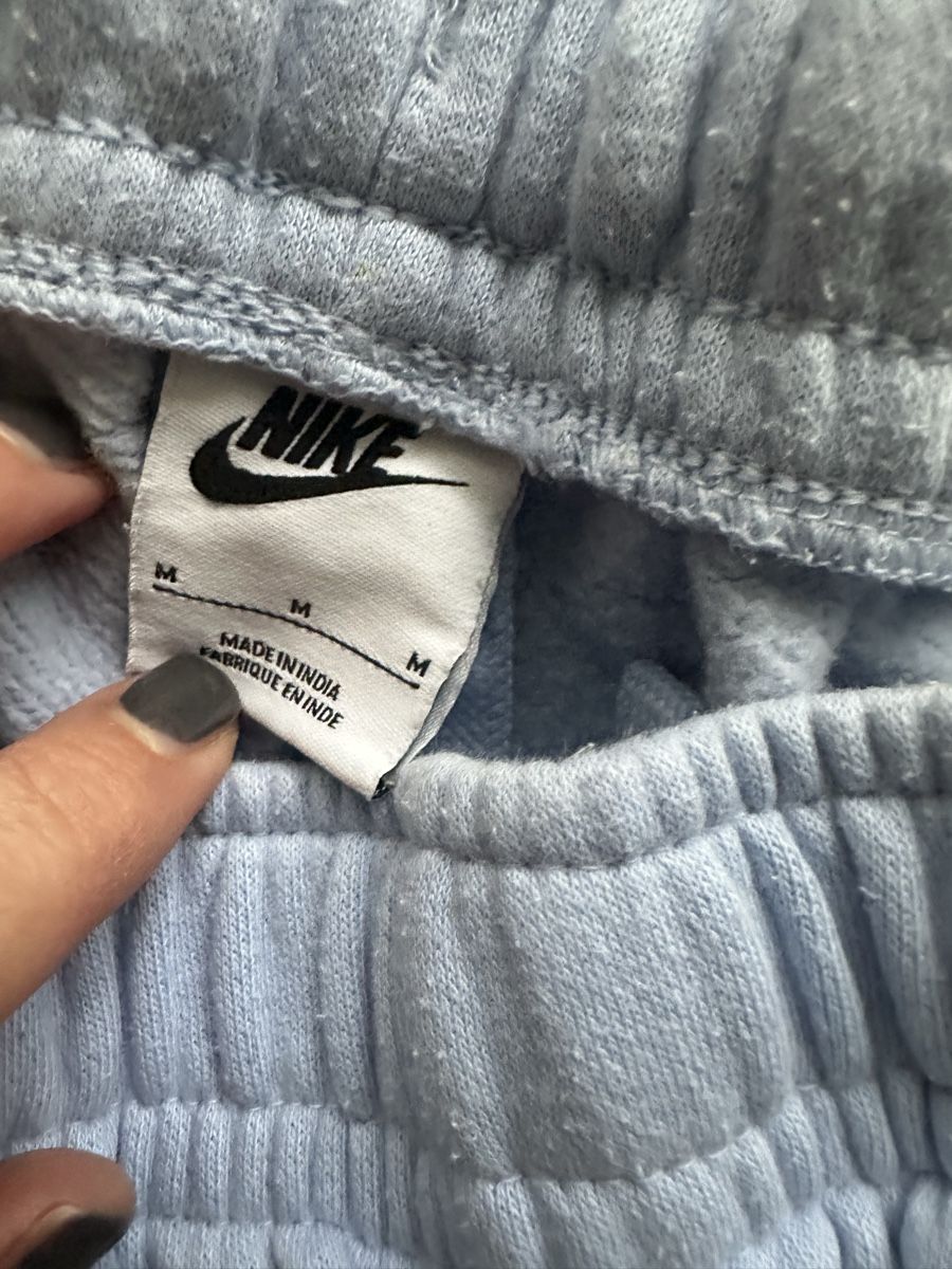Nike Pantaloni: Nike Trainerhose Gr M – Usato da Sierre venduto da Tracy83 1