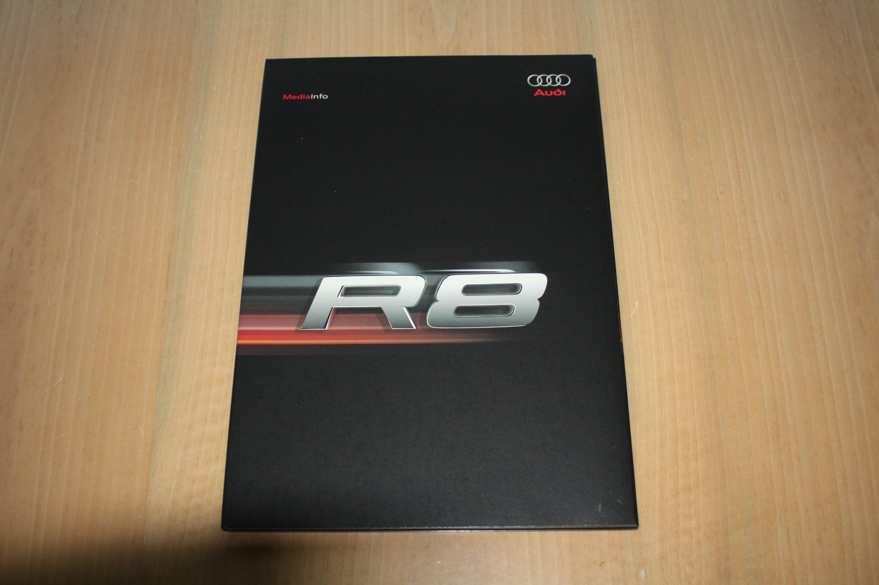 Audi Dokumente: Audi R8 Pressemappe/CD 9/2006 – Gebraucht aus Wikon von erwin400