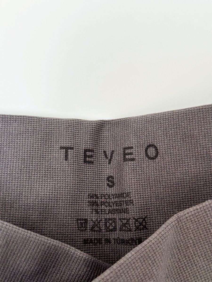 Teveo Leggings: Teveo V-Shape Leggins grau Gr.M – Usato da Eglisau venduto da Brewster1 1