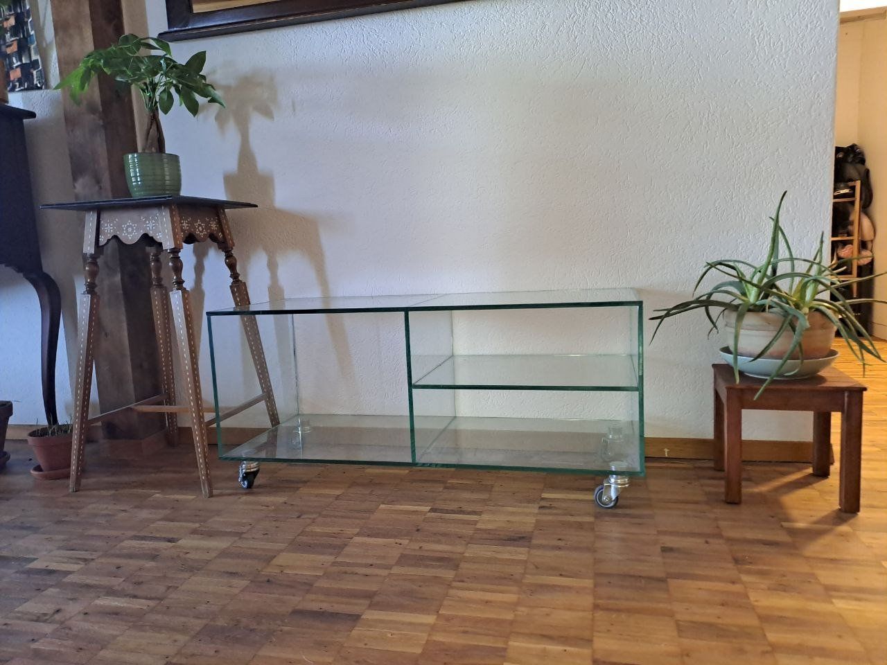 Mobili TV: Glas TV Möbel auf Rollen – Usato da Zürich venduto da tulalitulala 1