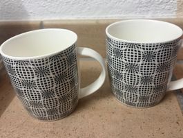 Zwei schöne Kaffee-Tassen / Mugs - praktisch ungebraucht