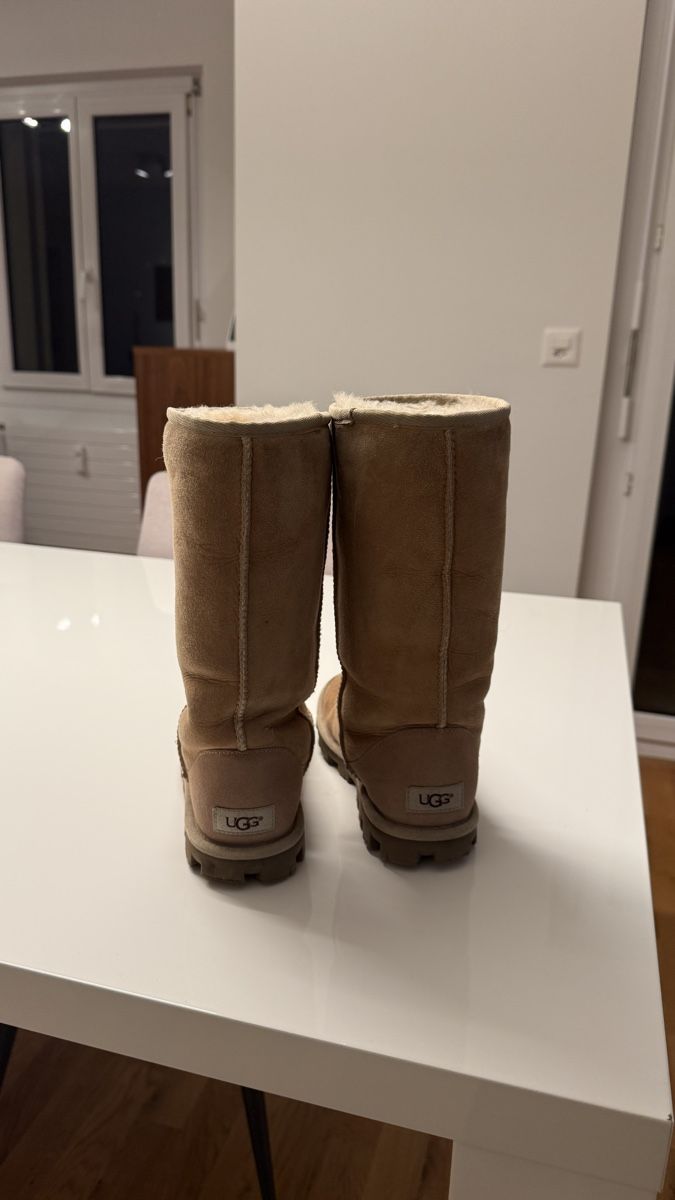 Ugg Scarpe da donna: Uggs – Usato da binningen venduto da mfe_v6cn 1