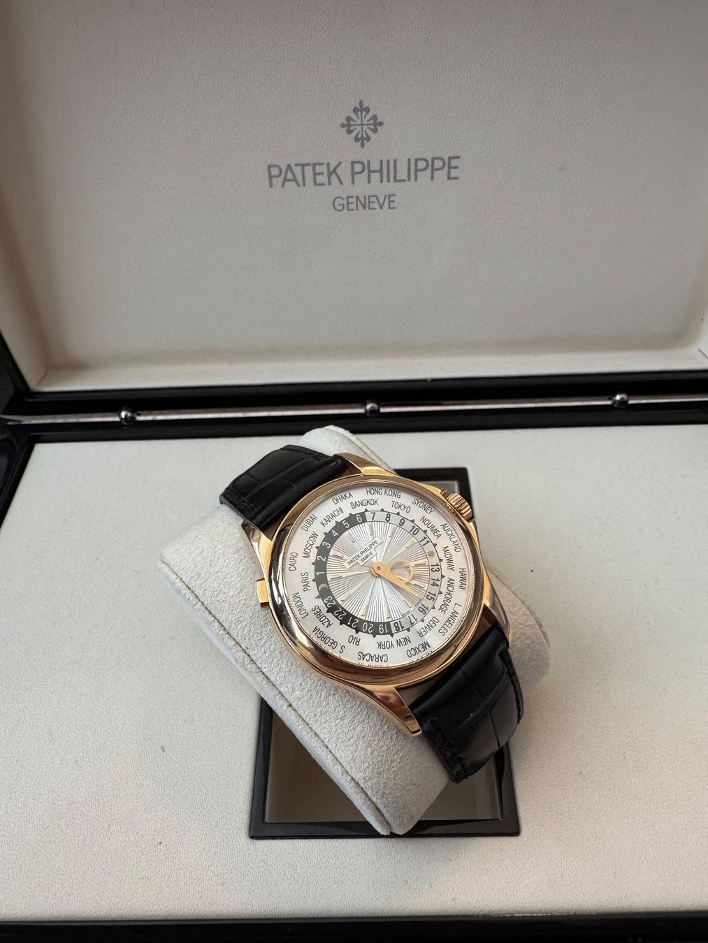 Patek Philippe Orologi: Patek Philippe World Time Referenz 5130R-001 – Usato da Wettswil venduto da ZmZmZ 3