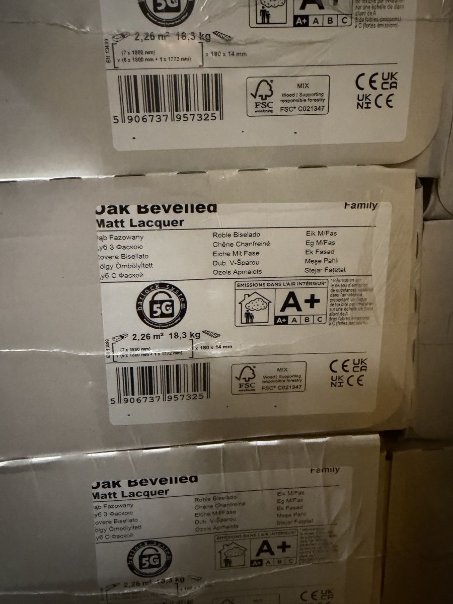 Bodenbeläge: Laminat Eiche 90m2 – Neu und originalverpackt aus Reinach AG von elm_7dfk 1
