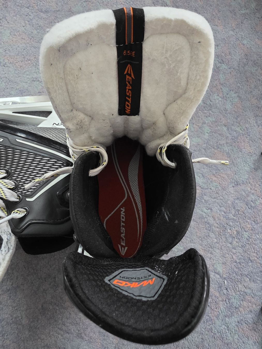 Easton Pattini da ghiaccio: Schlittschuhe Easton 6.5 EE – Usato da Dietschwil venduto da Sian1 1