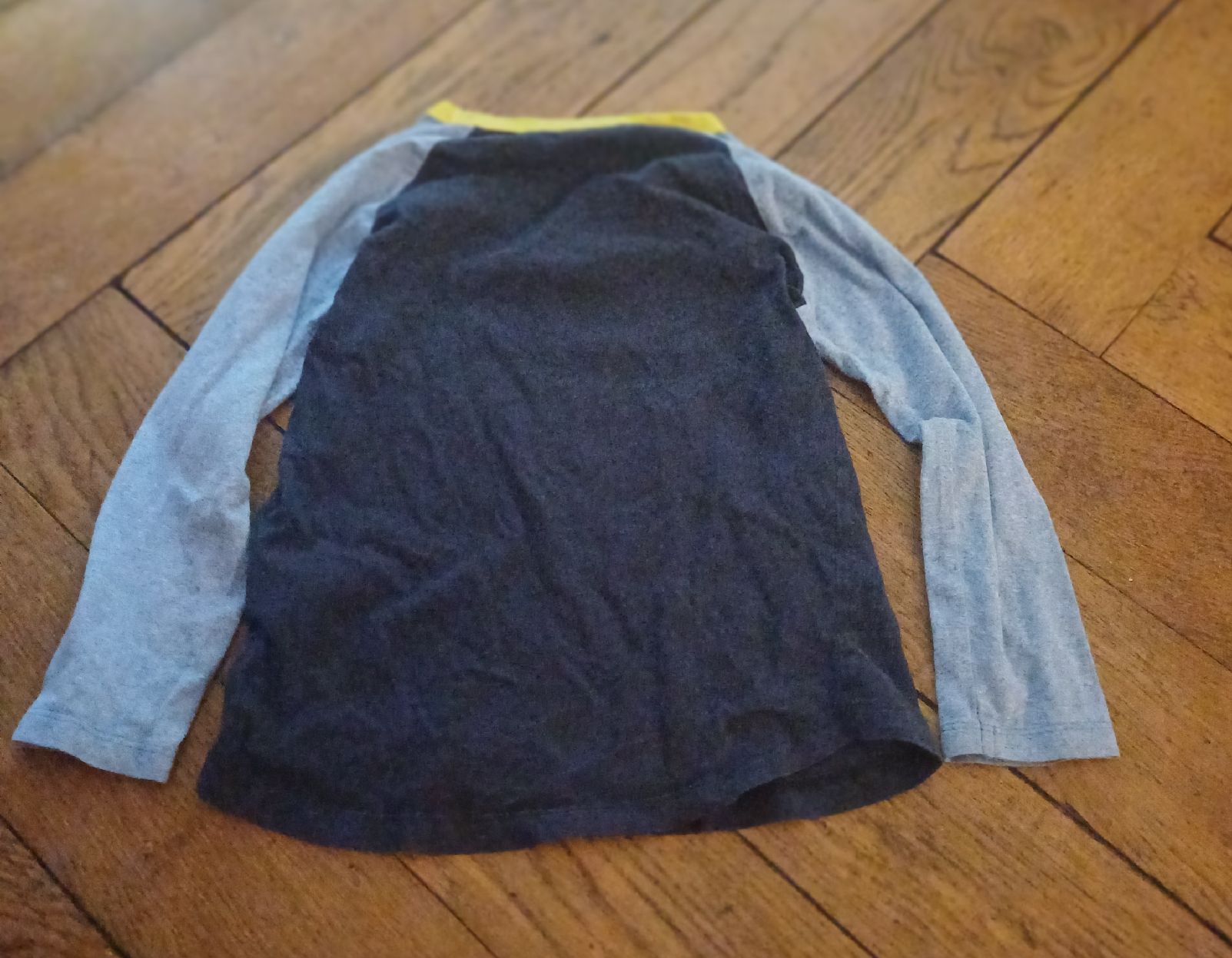 H&M Maglioni & Felpe: Langarmshirt Grösse 110/116 von H&M – Usato da Schönenwerd venduto da pomodor 1