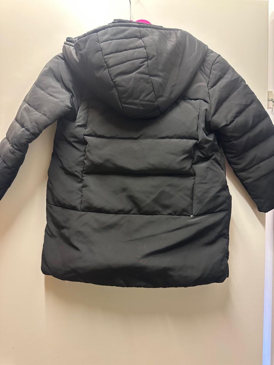 Zara Jacken & Mäntel: Zara Mädchen Daunenjacke schwarz Grösse 110 – Gebraucht aus Brüttisellen von nat_5622 2