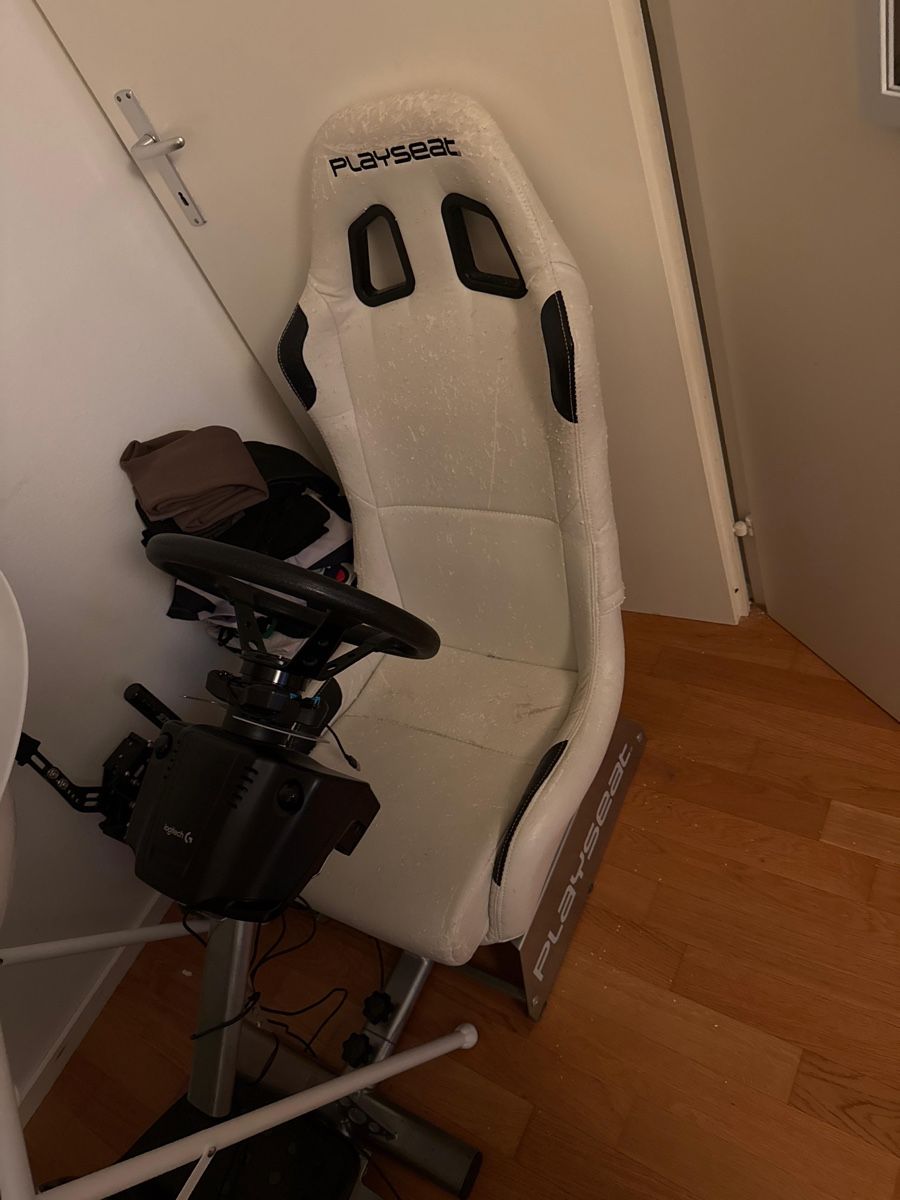 Playseat Sedie: Playseat simulator logitech g29 – Usato da Oberrohrdorf venduto da dia_r9l9