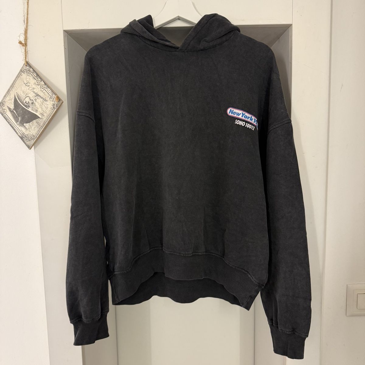 Zara Pulls & Sweat-shirts: Zara Kapuzzenpullover mit Backprint – D'occasion à Oberbüren par s.righetti