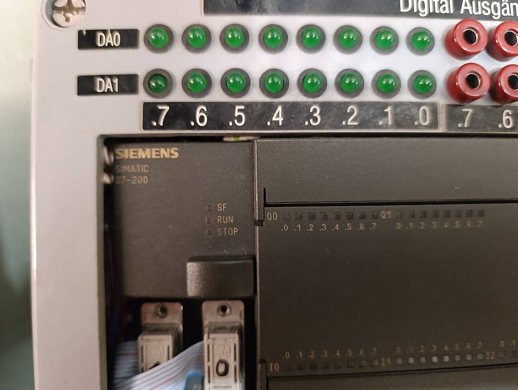 Componenti elettronici: Siemens SIMATIC S7-200 SPS Schulungsgerät – Usato da Umiken venduto da ced_5rvk 3