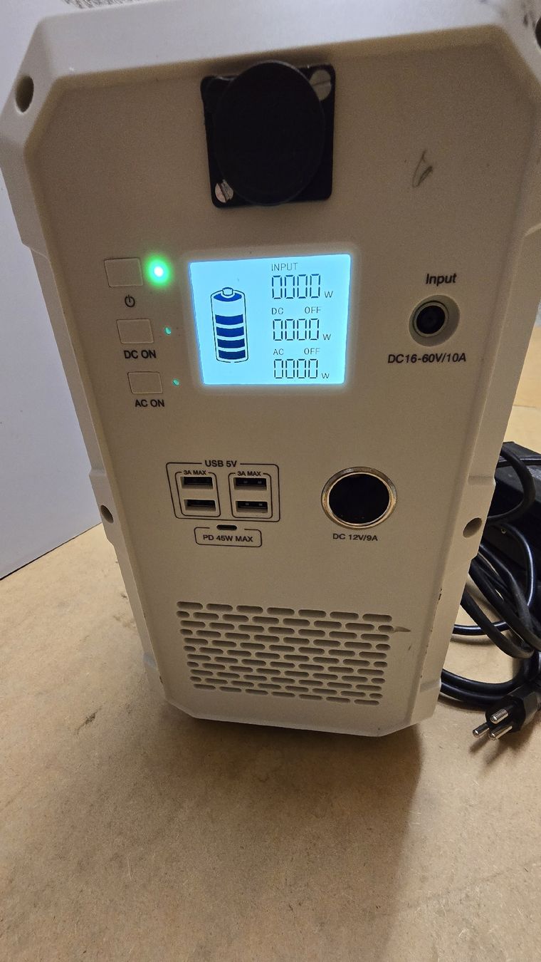 Bluetti Batterie: Powerstation Bluetti Poweroak EB240 – Usato da Lenzburg venduto da cameleoncolor 4