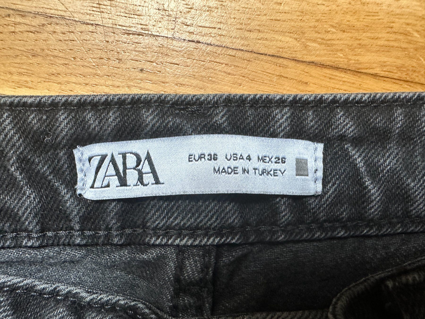 Zara Jeans: Zara grey jeans frayed hem size 36 button missing – Difettoso da Lausanne venduto da brixton 2