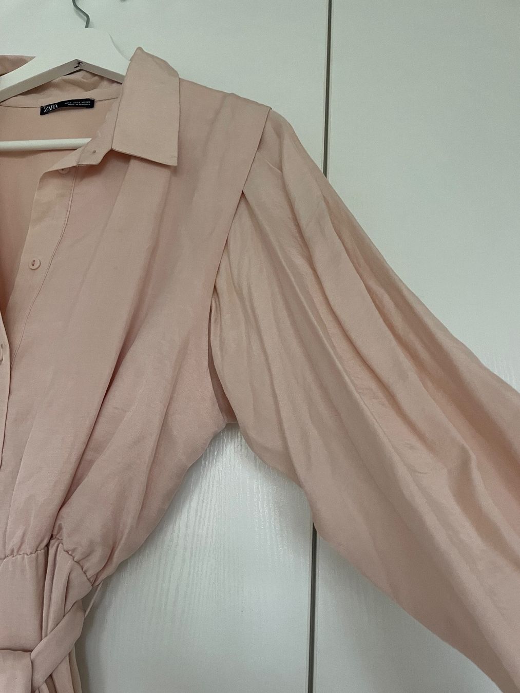 Zara Vestiti: Robe chemise satinée neuve, taille S – Nuovo (secondo la descrizione) da Châtelaine venduto da nan_j75j 3