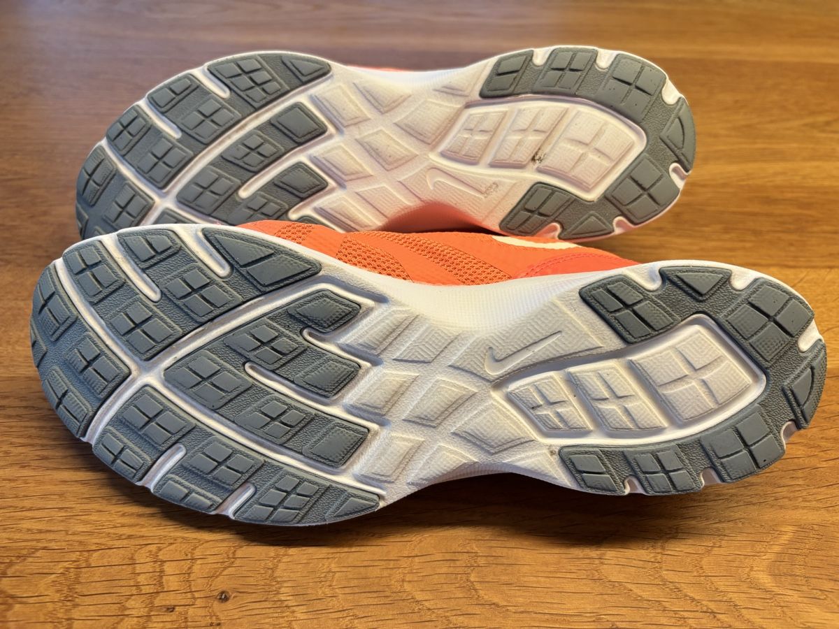 Nike Chaussures femmes: Nike Turnschuhe  – D'occasion à Muhen par Claudi1985 4