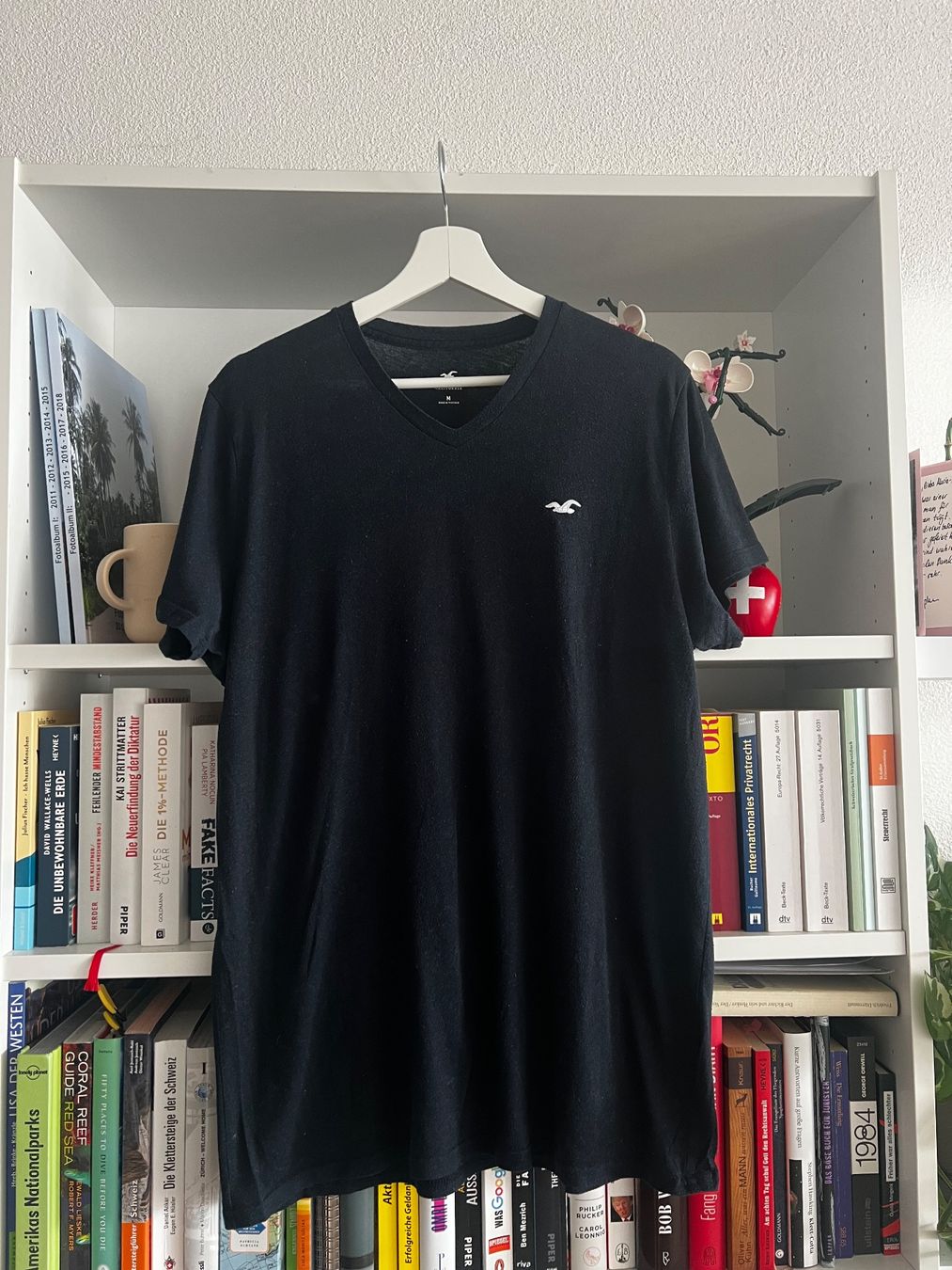 Hollister T-shirt: Hollister V-Neck Shirts 2er-Set – Usato da Lenzburg venduto da impulsive-buyer 4