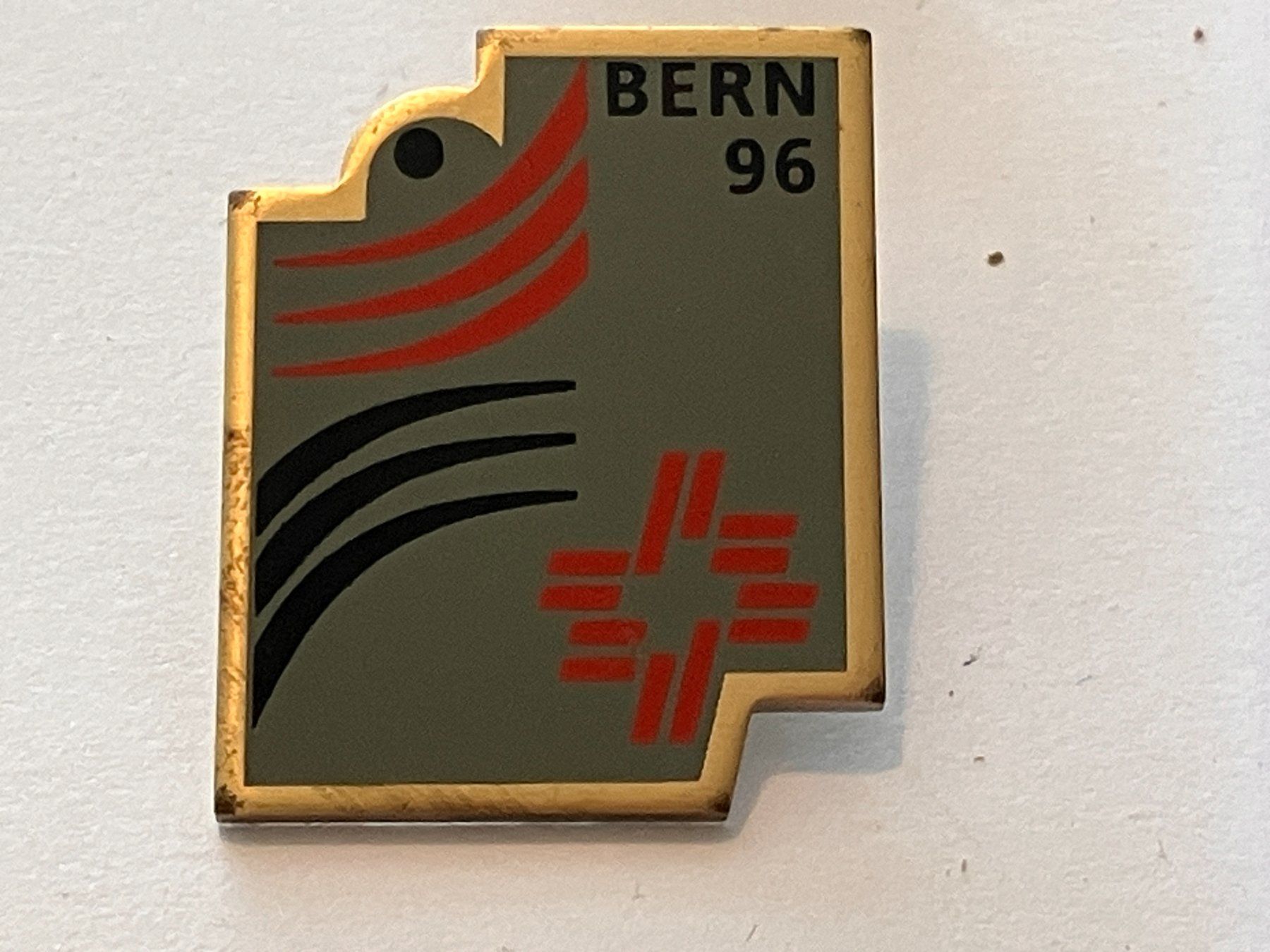 Placchette & Badge: 1 Pin Bern 1996 – Usato da Basel venduto da djwwpp