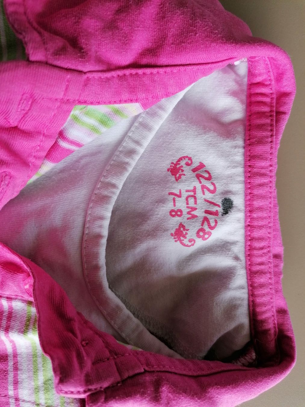 Pullover & Sweatshirts: Langarm Oberteil Gr. 122 / 128 – Gebraucht aus Büttikon AG von Amineah 1