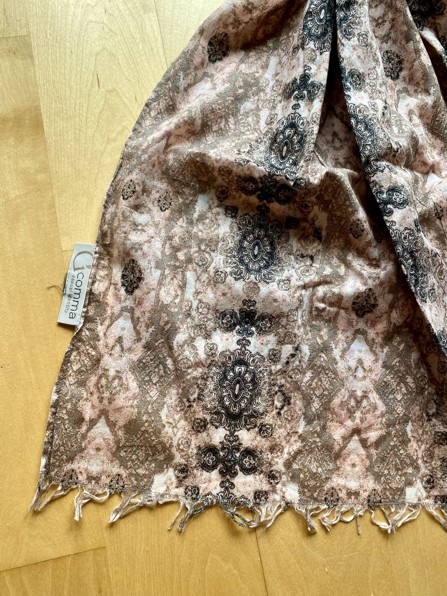 Comma Foulards, Tücher & Schals: Foulard COMMA – Gebraucht aus Eglisau von Lara0 1