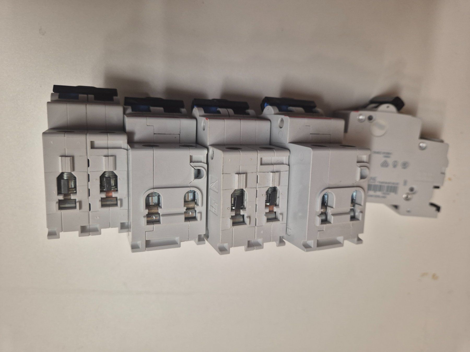 ABB Alimentazione elettrica: 5 Stk ABB Fehlstromschutzschalter 13A – Usato da Oberhasli venduto da meggy1984 4