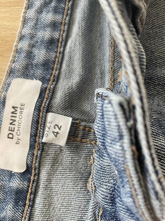 Jeans: Zerrissene Jeans – Gebraucht aus Basel von Make-up-lover 2