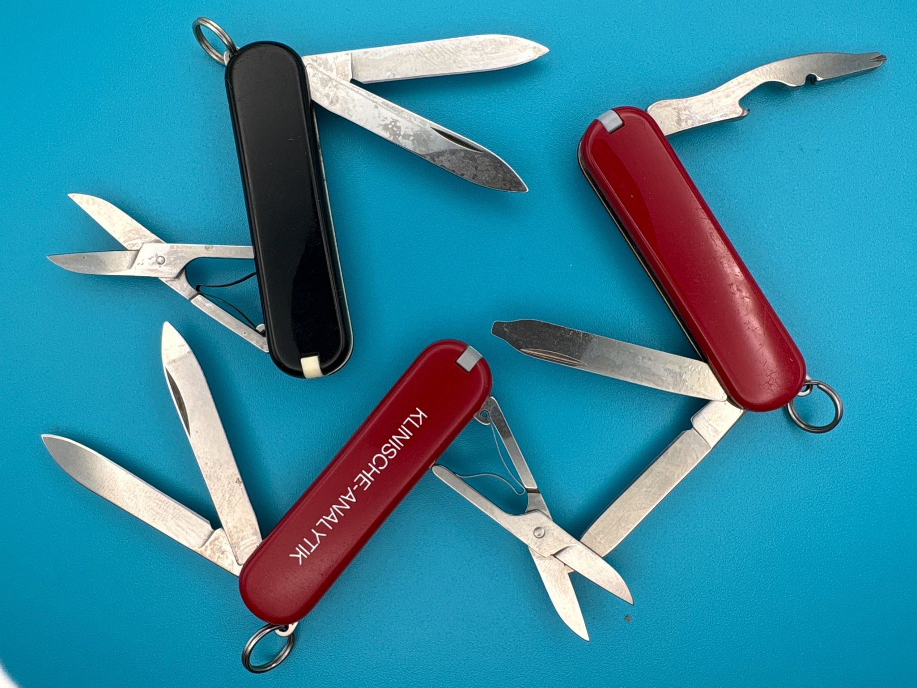 Victorinox Taschenmesser: 3 kleine Victorinox – Gebraucht aus Elgg von Jo_Naj 3