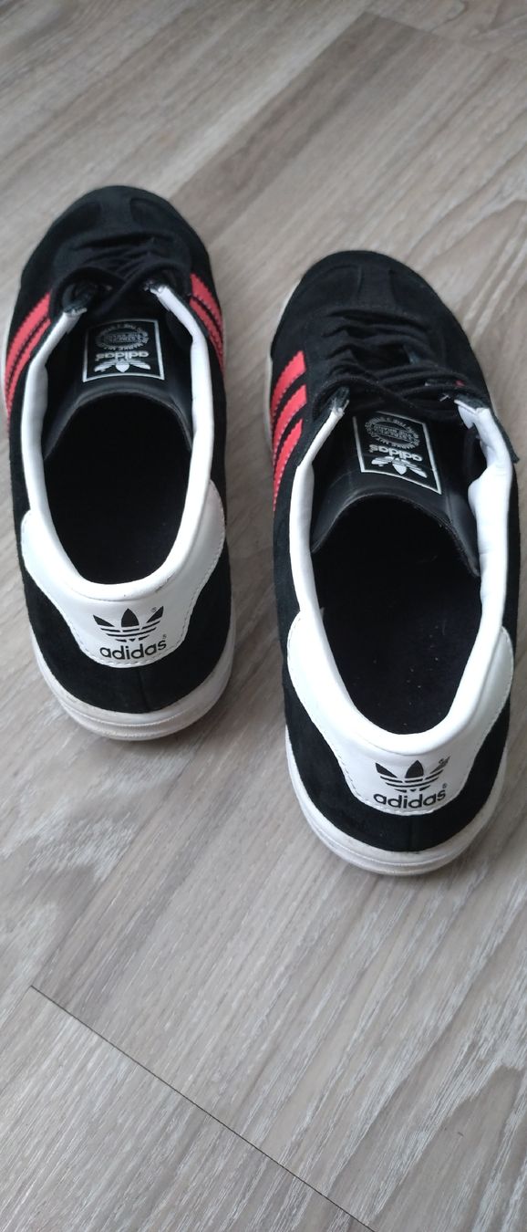 Adidas Chaussures hommes: Adidas Hamburg  – D'occasion à Tavannes par bengra 1