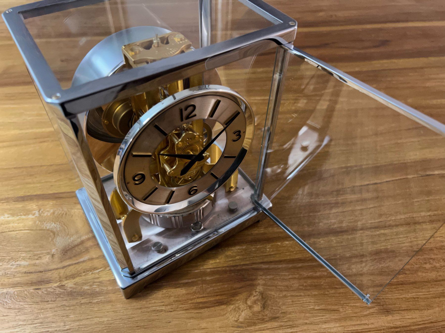 Jaeger-Lecoultre Stand- & Wanduhren: JAEGER LE COULTRE very rare bicolor ATMOS table clock - 60's – Gebraucht aus Le Mont-sur-Lausanne von LycaGallery 4