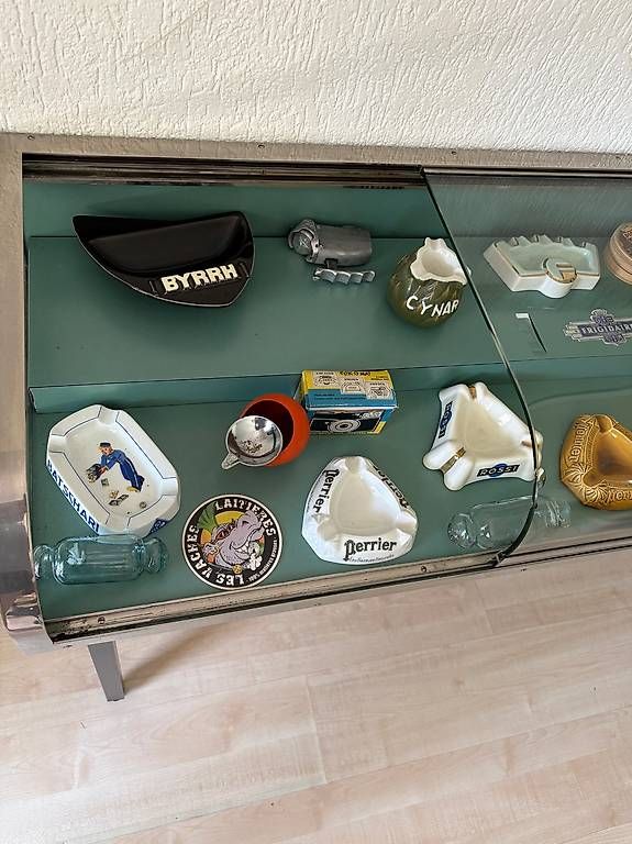 Vetrine: maginfique vitrine a chocolat 1900 – Usato da La Croix-de-Rozon venduto da tun_sl7n 2