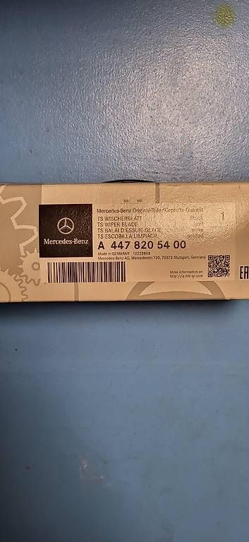 Tutti pezzi di ricambio auto: NEU! Wischerblatt vorne V-Klasse – Usato da Kleindöttingen venduto da sam_8rvm