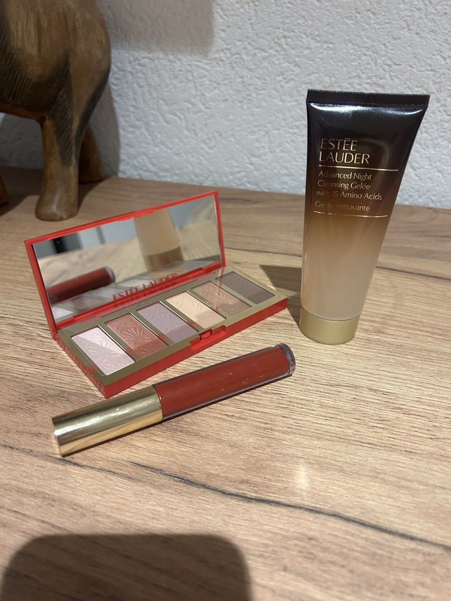 Estée Lauder Make-up: Estee Lauder Set: Eyeshadow Palette, Cleanser, Lip Gloss – Nuovo (secondo la descrizione) da Marin-Epagnier venduto da Kty_1907 4