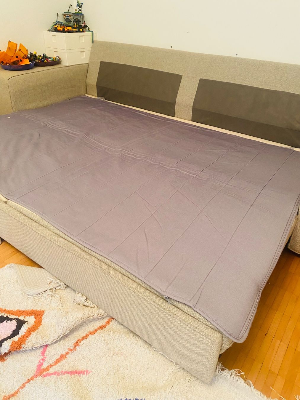 Ikea Sofas: Ikea Bettsofa mit einfach ausziehbarem Doppelbett – Gebraucht aus Küsnacht ZH von Junge 3