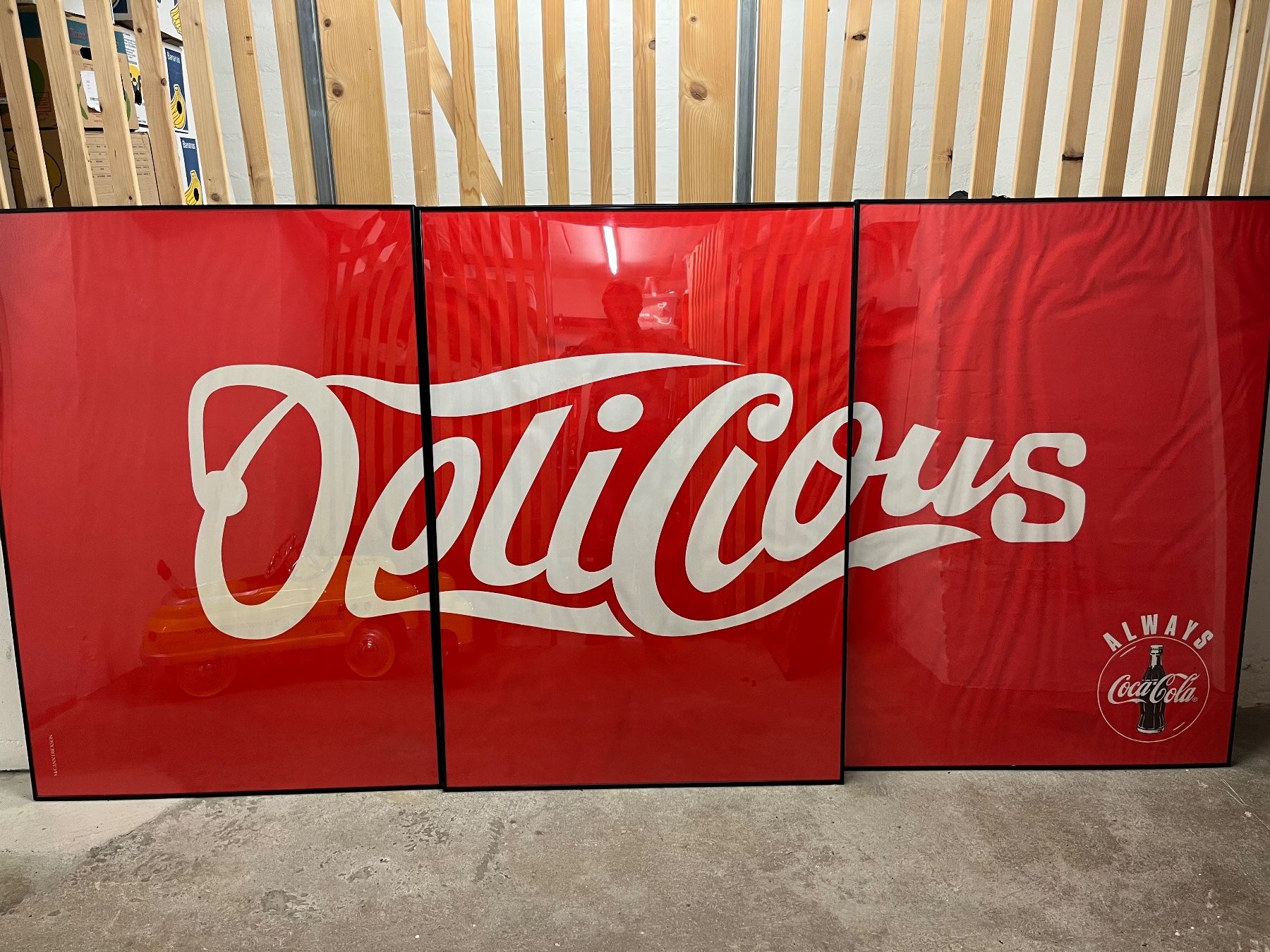 Foto & Immagini: Coca Cola Plakat "Delicious" mit 3 Metall-Rahmen – Nuovo (secondo la descrizione) da Zürich venduto da ivo_t9rd