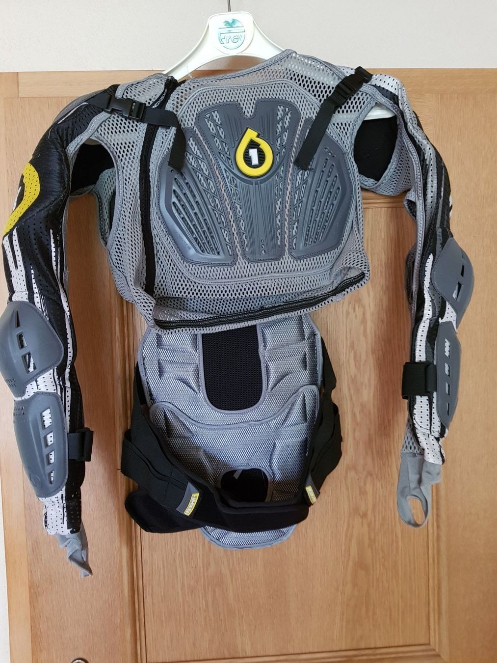 Schutz & Schoner: Neu, Motocross Protektorenjacke – Neu und originalverpackt aus Morens FR von Kiscica 2