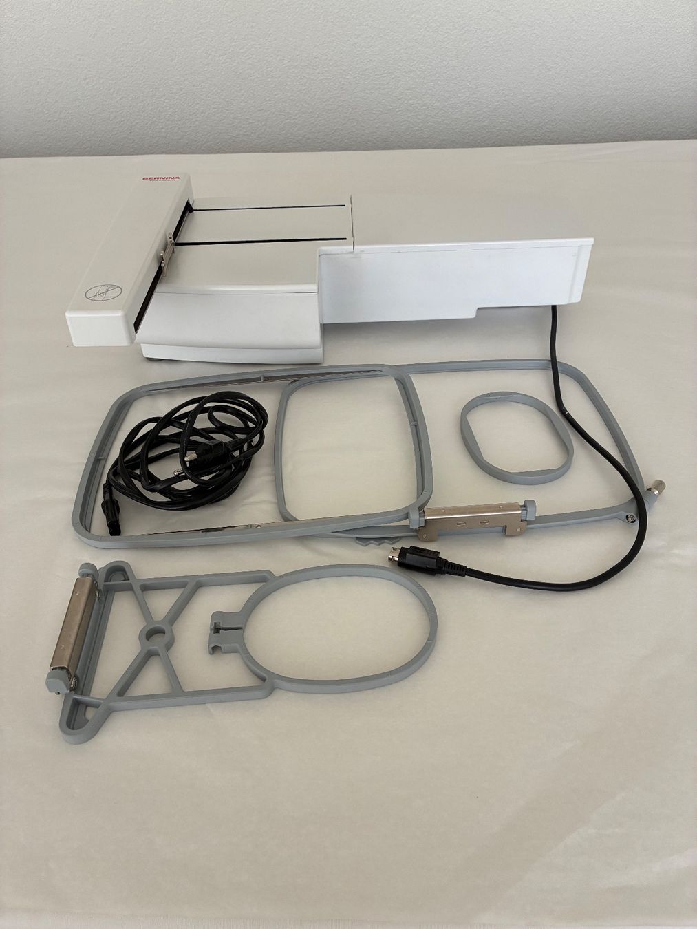 Bernina Macchine da cucire: Bernina Nähcomputer Artista 165 mit Stickmodul – Usato da Ittigen venduto da Barbara0511 8
