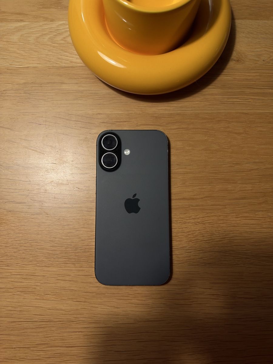 Apple Portables: iPhone 17 256GB SCHWARZ – D'occasion à Zürich par Wenk12 1