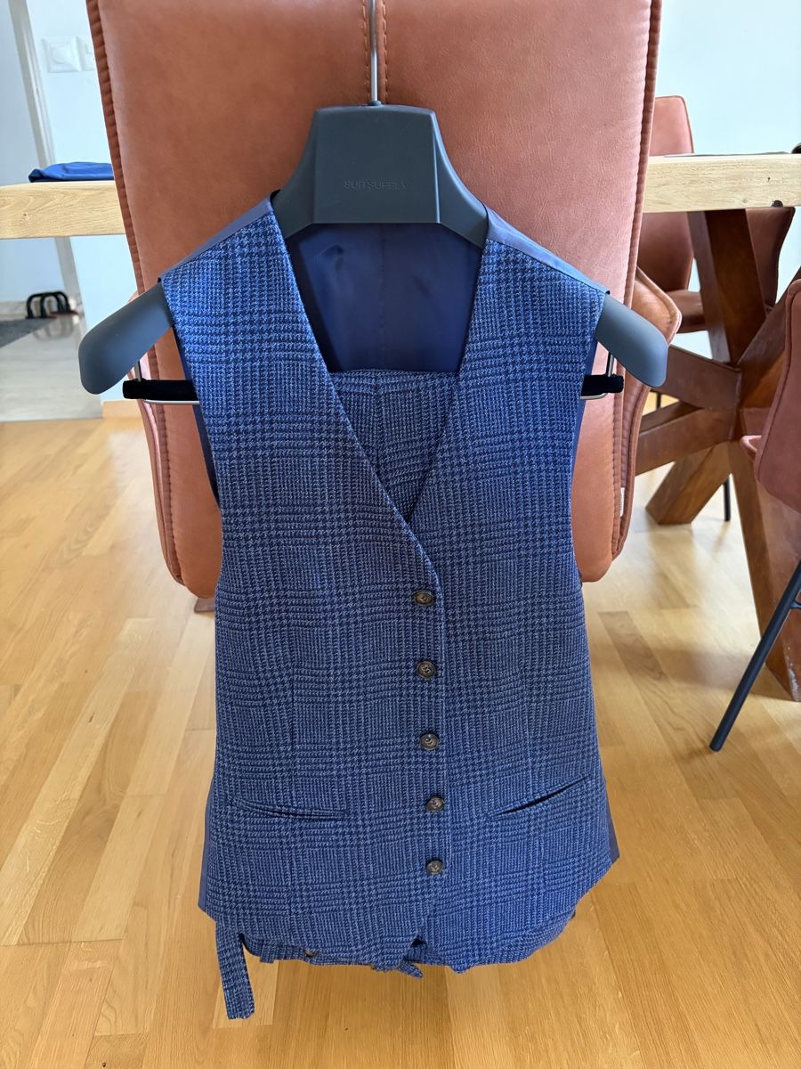 Suitsupply Completi: 3 Part Suit | Suit Supply | Navy Blue  – Usato da Regensdorf venduto da WetTowel42 1
