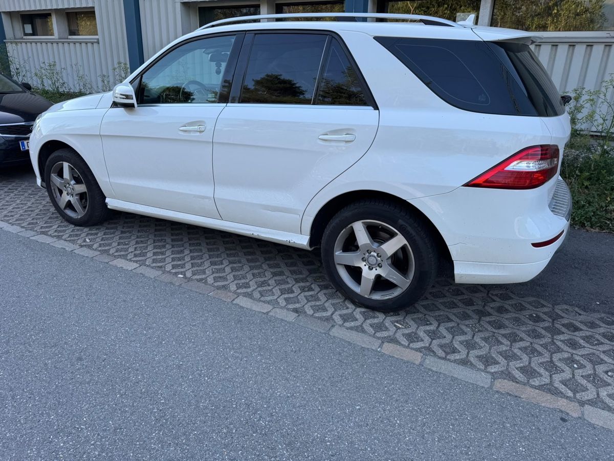 Mercedes-Benz Autos: Mercedes ML 350 CDI AMG-Line – Gebraucht aus Sevelen von Leon.i 1