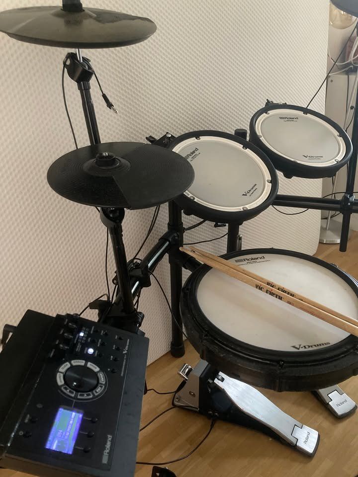 Roland Strumenti musicali: Batterie Roland 17KV – Usato da Confignon venduto da web_8vhp 1