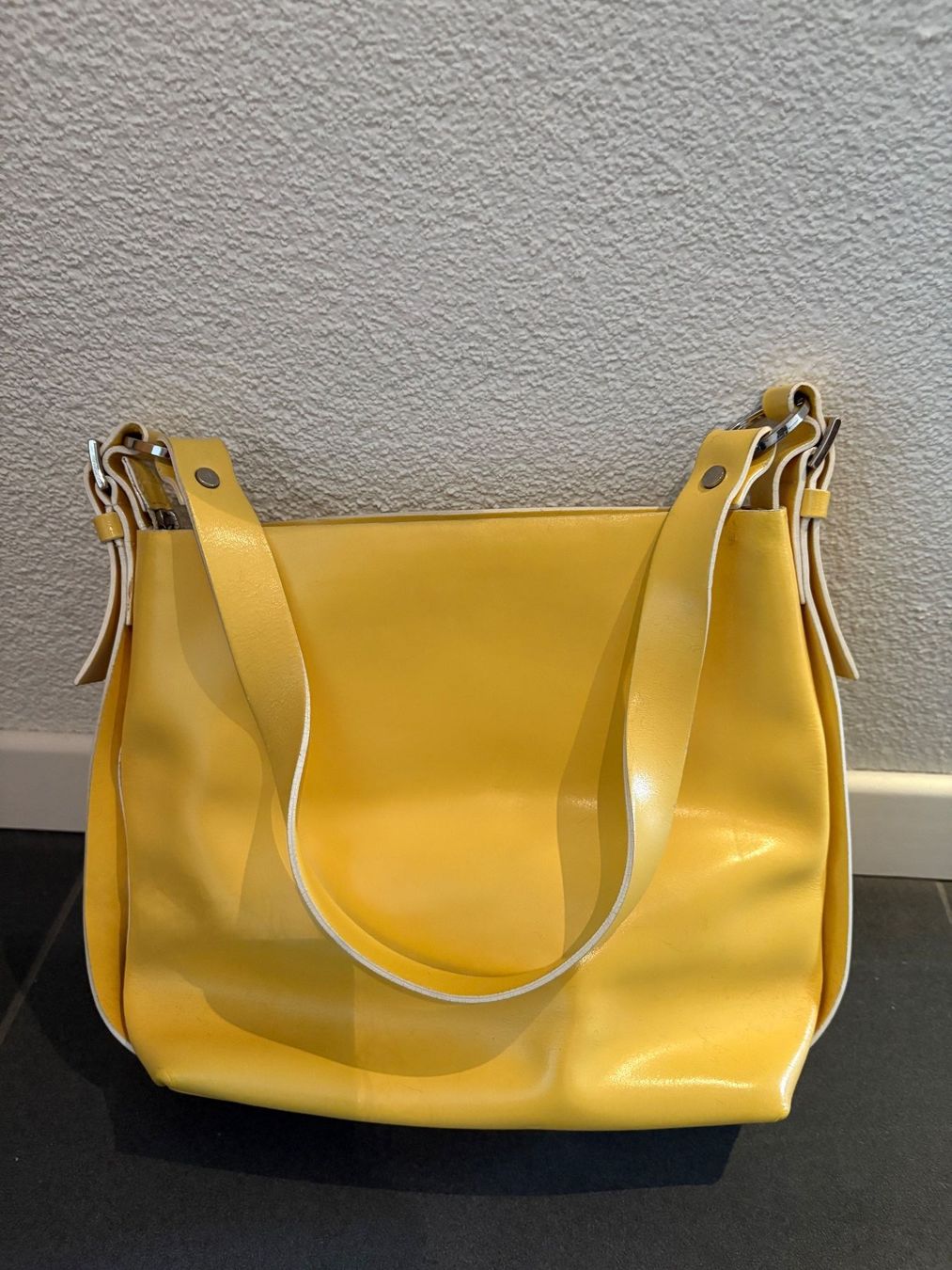 Taschen für Damen: Nannini gelbe Handtasche aus Leder – Gebraucht aus Bern von _nik_01 1