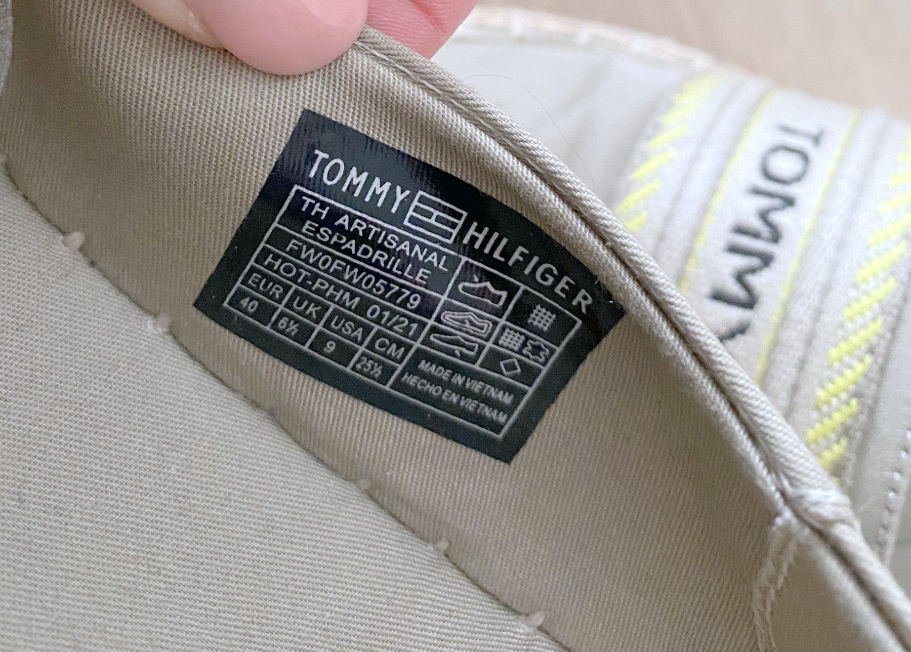 Tommy Hilfiger Scarpe da donna: Tommy Hilfiger Espadrilles Gr. 40 neuw. – Usato da Füllinsdorf venduto da Sunnebliemli7 4