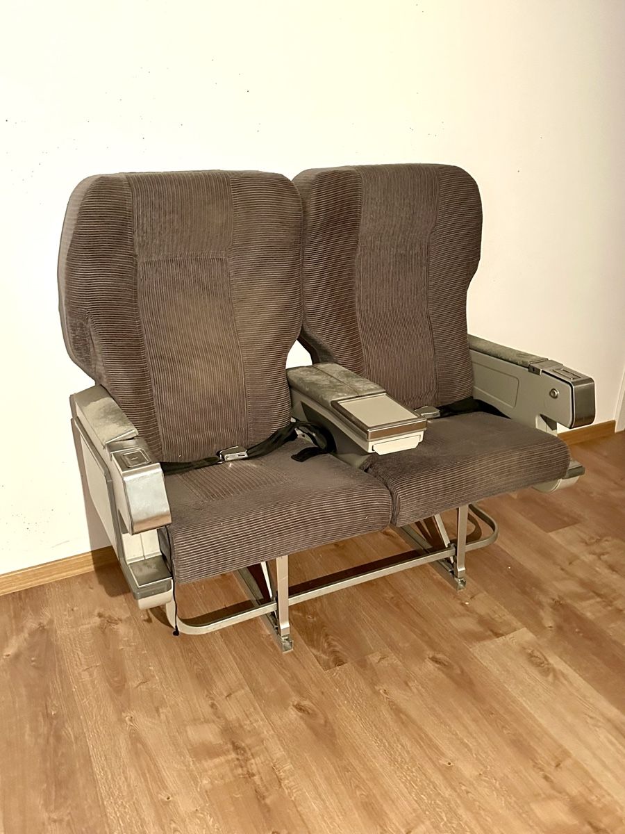 Poltrone: Swissair 2er Flugzeugsitz mit Klapptisch – Usato da Emmenbrücke venduto da Appophis 1