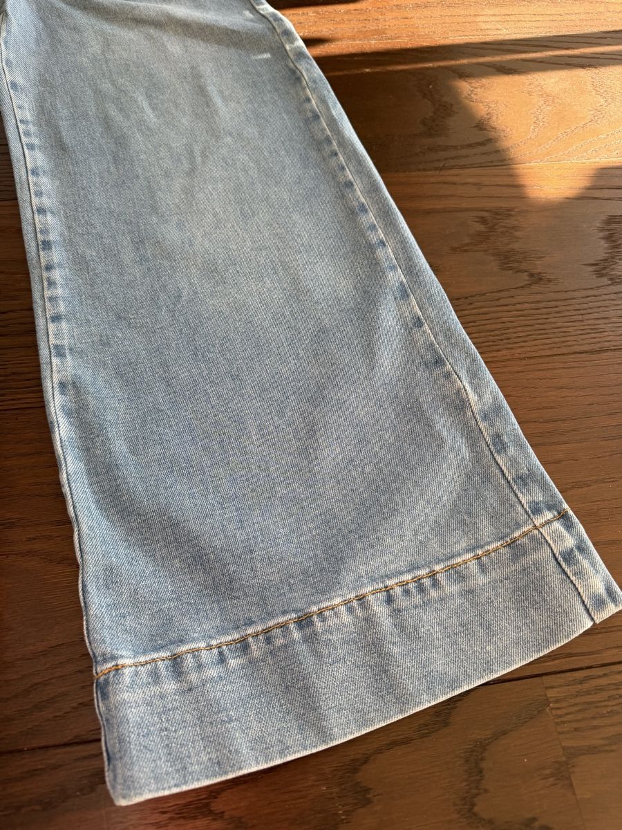 Pantaloni: Mädchen Jeans Max&Co 12y, hellblau weit geschnitten – Usato da Appenzell venduto da ErMaBaGm 2