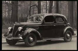 Fotografie Auto Ford V8, Neuwagen Limous