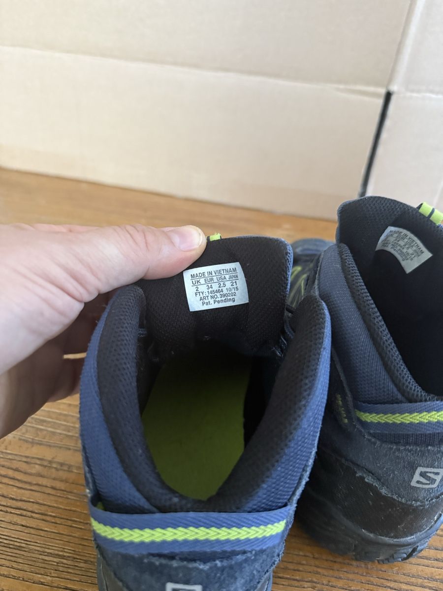 Salomon Scarpe per ragazzi: Salomon hiking boots, size 34 – Usato da Veyrier venduto da EleMast 2