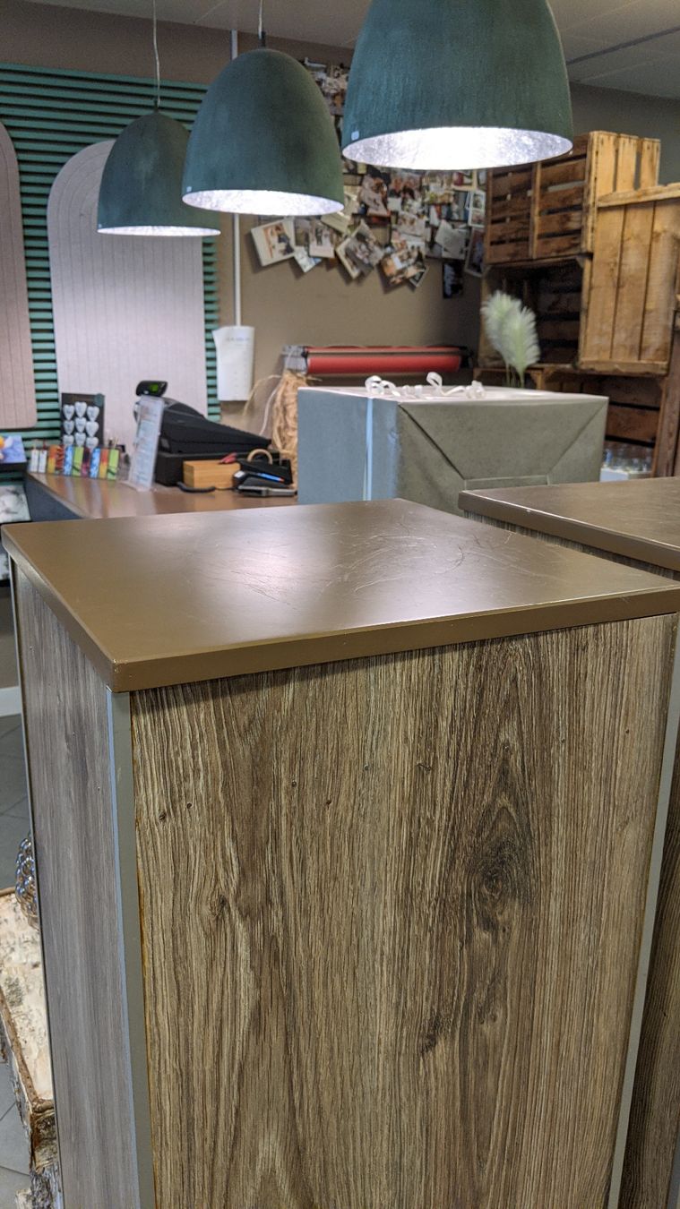Tutte le decorazioni: Säule in Holzoptik – Usato da Rüti ZH venduto da kunstreich_8630