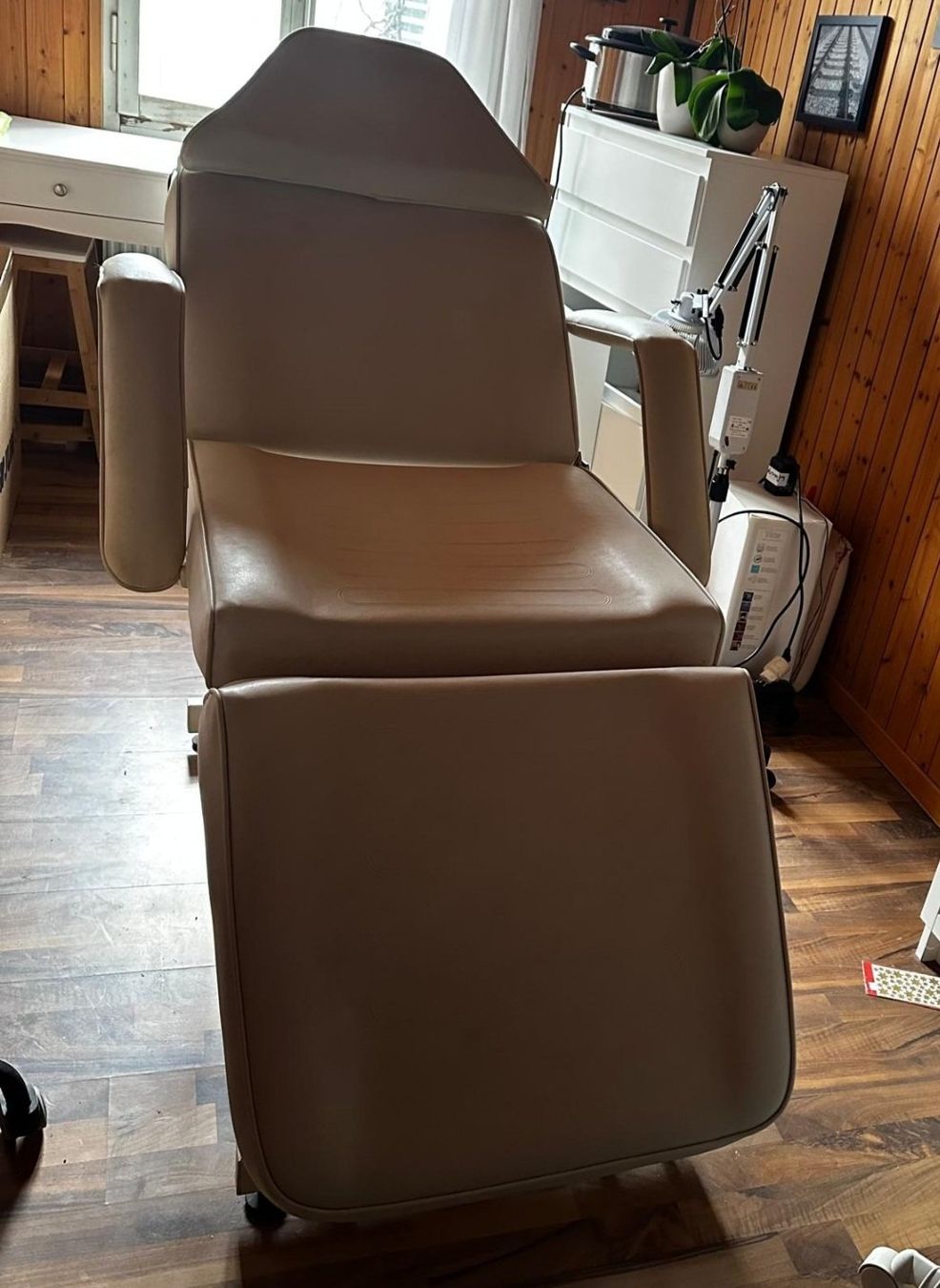 Lettini & sedie per cosmetici: Elektronische Massageliege – Usato da Münsingen venduto da Casey13 2