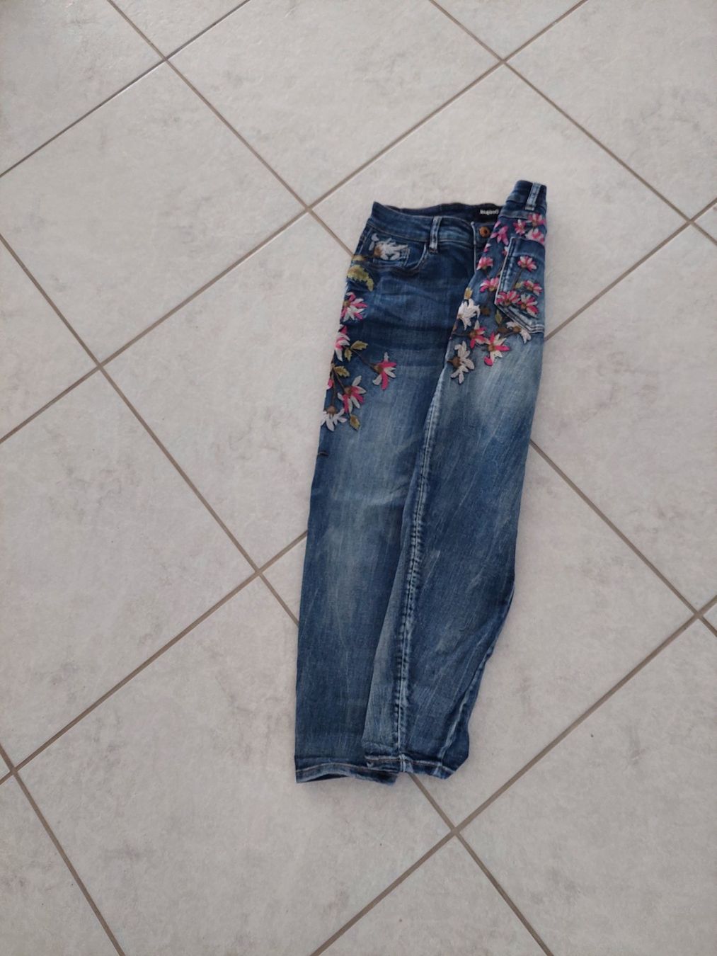 Desigual Jeans: Jeanshose Desigual Gr. 28 – Nuovo (secondo la descrizione) da Wil SG venduto da ram_c5j2 1
